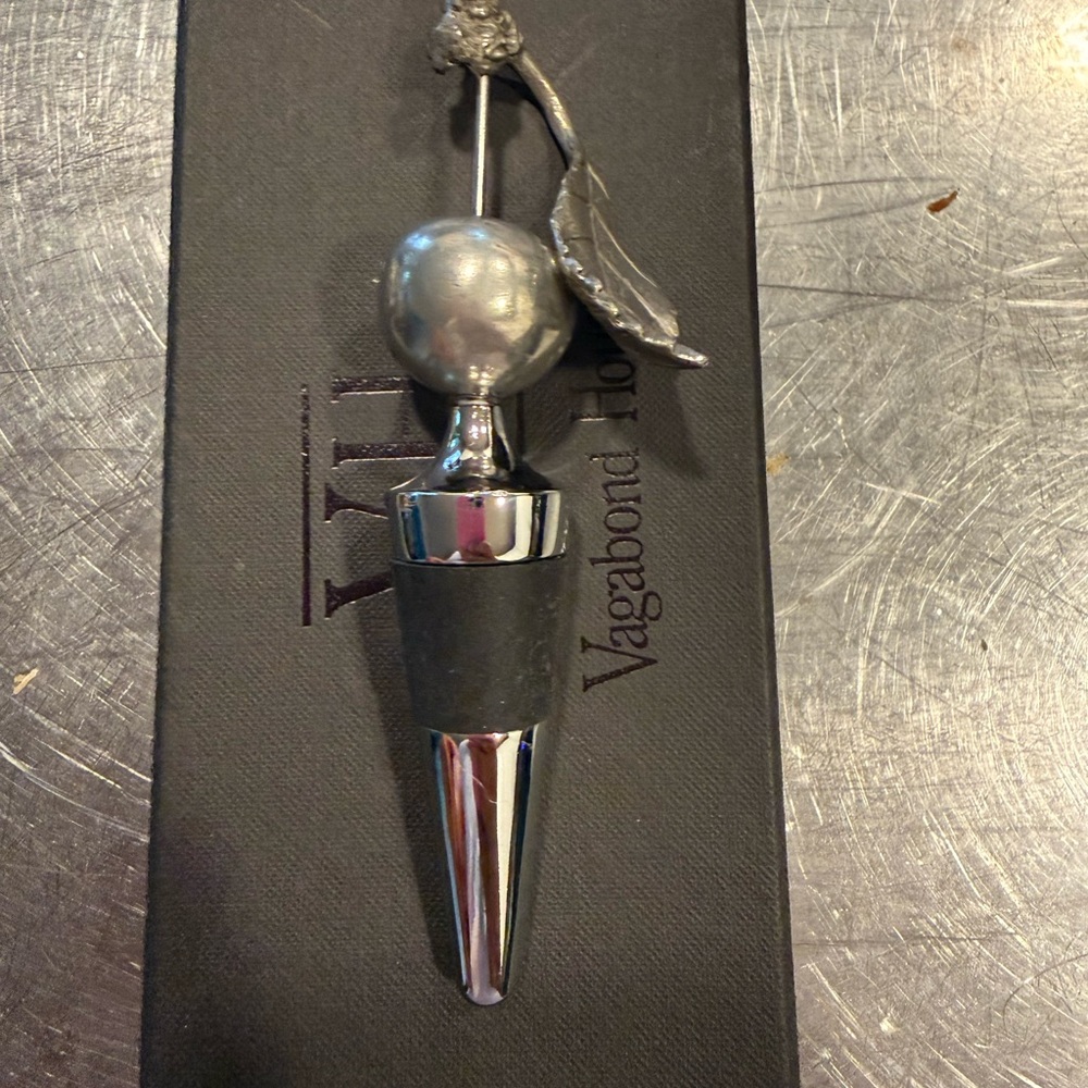 Vagabond House Silver Wine Stopper with Leaf Design